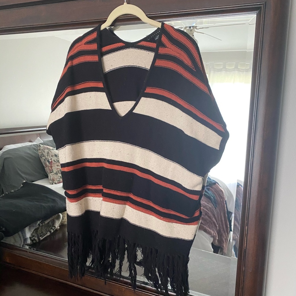 Sweater with fray